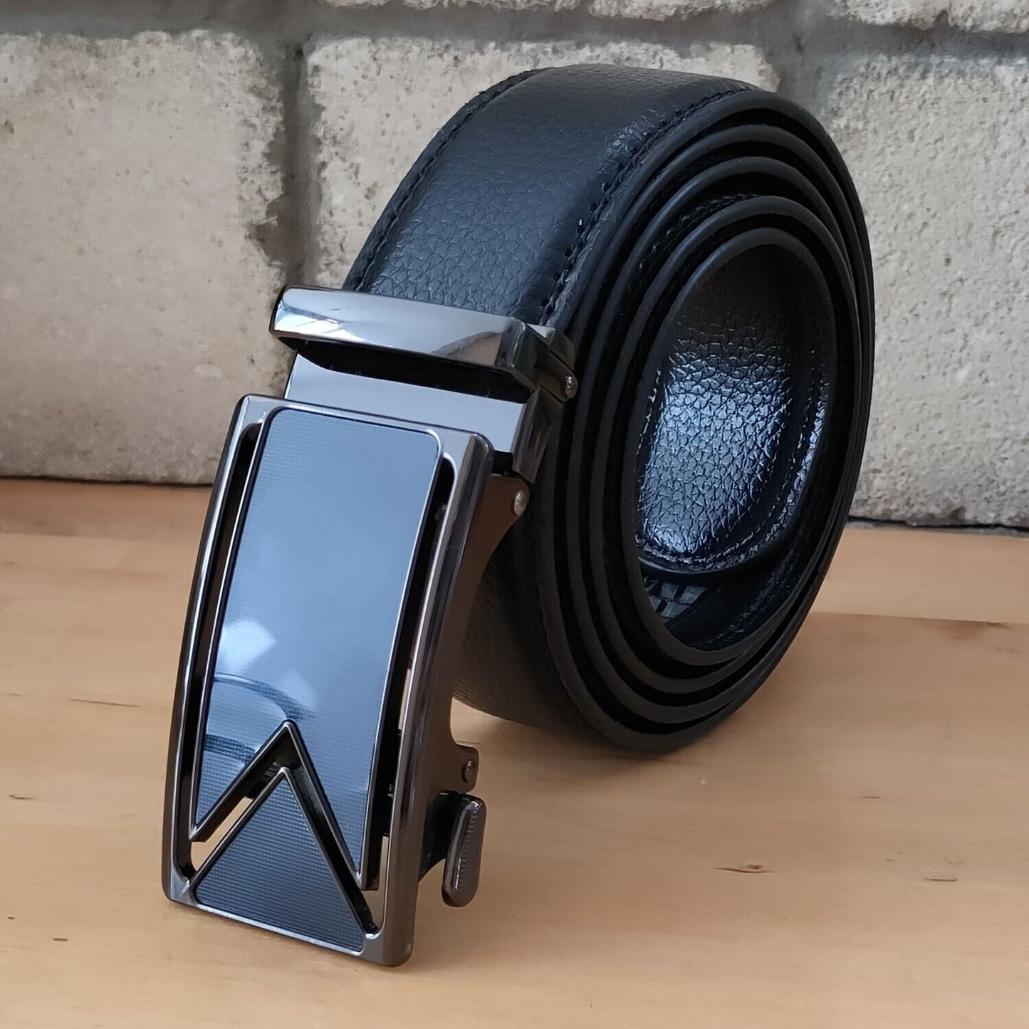 Adjustable Leather Ratchet Belt with Automatic Buckle