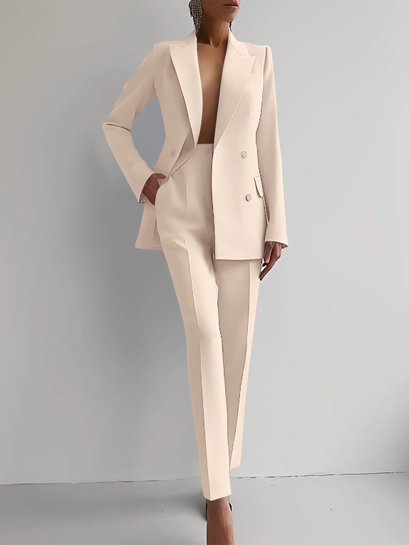 Elegant Business Casual Suit Ensemble for Women